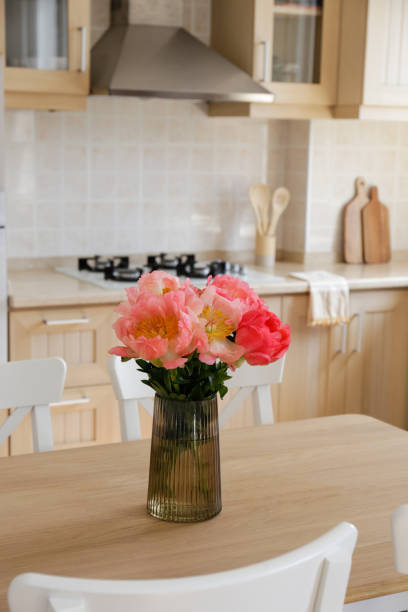 istock Flowers in the interior 1407698592