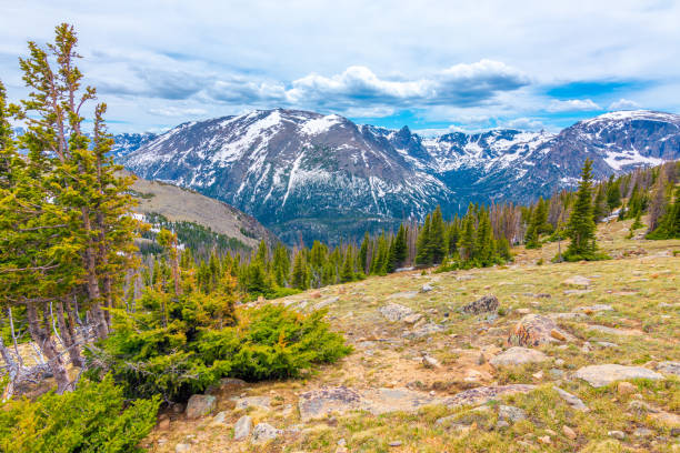 istock Scenic Landscape Background in Colorado Rockies 1407762590