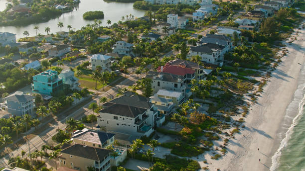 フロリダ州ボニータスプリングスのヒッコリー島の住宅 - bonita springs ストックフォトと画像