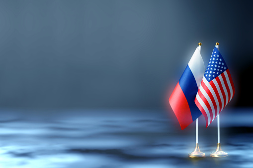 Banderas rusas y estadounidenses photo