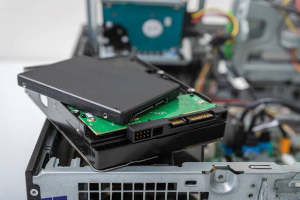istock Closed-up view of SSD and spindle hard disks 1407846165