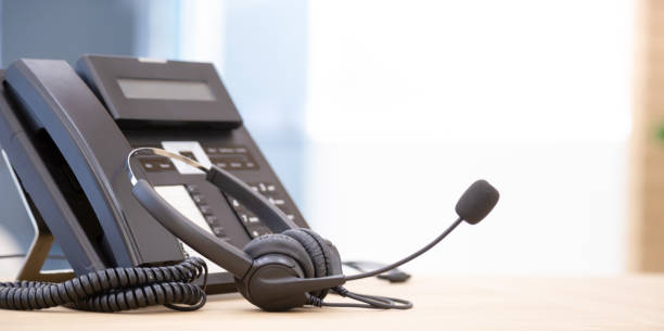 suporte à comunicação, call center e help desk de atendimento ao cliente.para conceito de call center - telemark skiing audio - fotografias e filmes do acervo