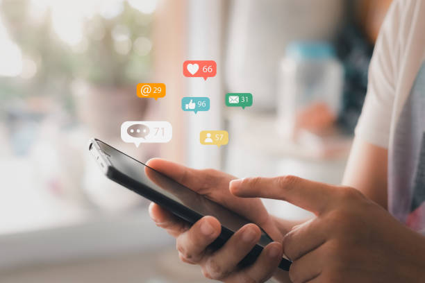 istock businessmen Are working on smartphones to use the search engine optimization tool. To find customers or promote and advertise online content for technology, marketing, and business concept. 1407863044