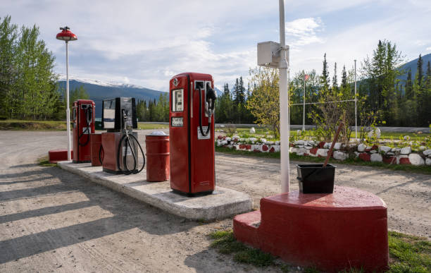 istock Antique Gas Station 1407880318