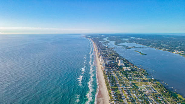 istock Shore Line Beach Ocean Horizon Shots Florida Drone 2022 1407887014