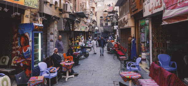 famoso bazar de khan el-khalili no centro histórico do cairo - el khalili - fotografias e filmes do acervo