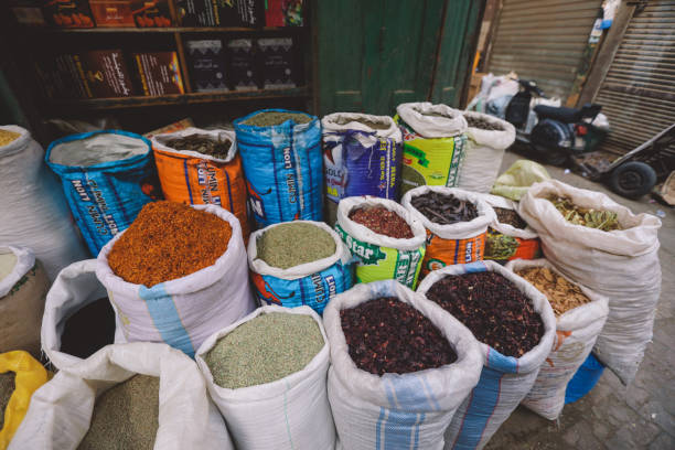 famoso bazar de khan el-khalili no centro histórico do cairo - el khalili - fotografias e filmes do acervo