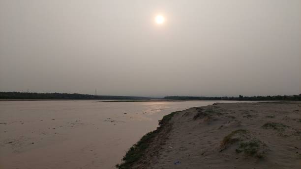 istock sun rises over sawan river jabbi shah dilawar 1407934581