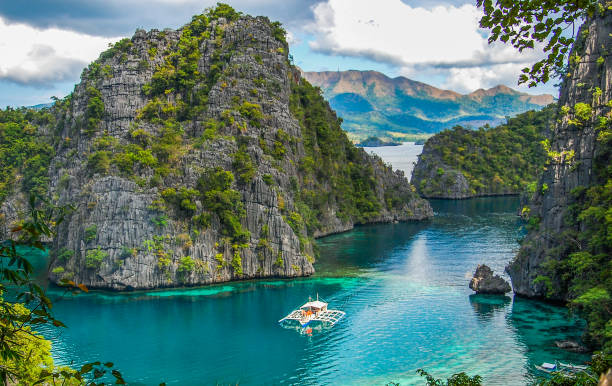 jezioro kayangan - kayangan lake zdjęcia i obrazy z banku zdjęć