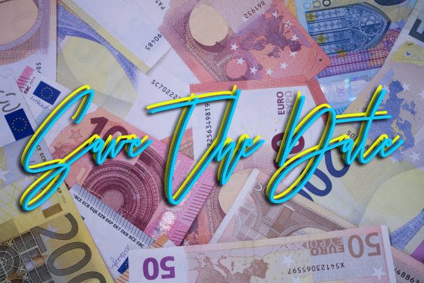 zapisz słowo data z pieniędzmi. tło waluty papierowej z różnymi banknotami. - euro symbol crisis time debt zdjęcia i obrazy z banku zdjęć