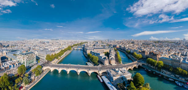 seine 강, pont neuf 다리, ile de la cite 및 notre-dame 교회, 프랑스가있는 파리 공중 파노라마. 휴일 휴가 목적지. 역사적인 파리 건물과 랜드 마크 위의 파노라마 전망. - 파리 일 드 프랑스 뉴스 사진 이미지