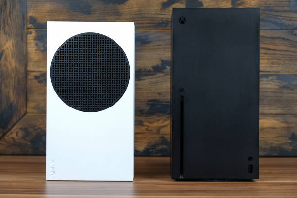 Xbox Moscow, Russia - 2020, November 02: new video game consoles: White Xbox Series S and Black Xbox Series X 4k gaming stock pictures, royalty-free photos & images