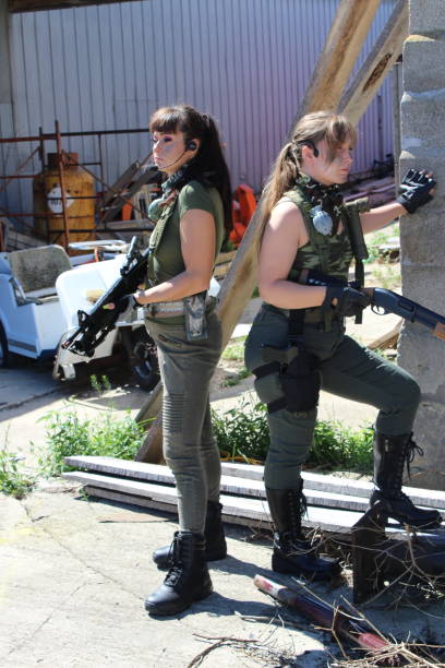 istock two female soldiers 1408172650