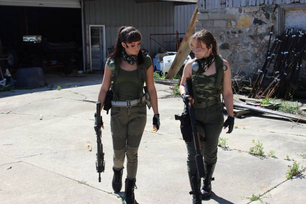 istock two female soldiers 1408172691