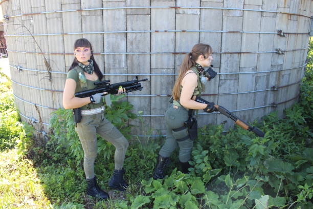 istock two female soldiers 1408172695