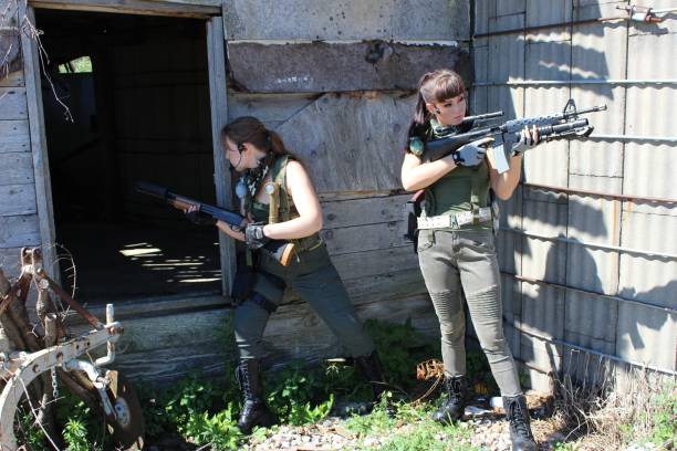 istock two female soldiers 1408172742