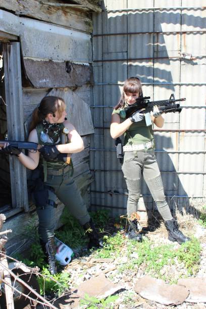 istock two female soldiers 1408172750