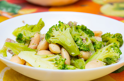 Broccoli and white beans, healthy eating!