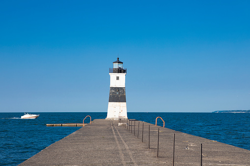 North Pier Light in Presque Isle State Part in Erie, Pennsylvania, USA.