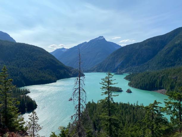 istock Turquoise Waters of North Cascades 1408308782