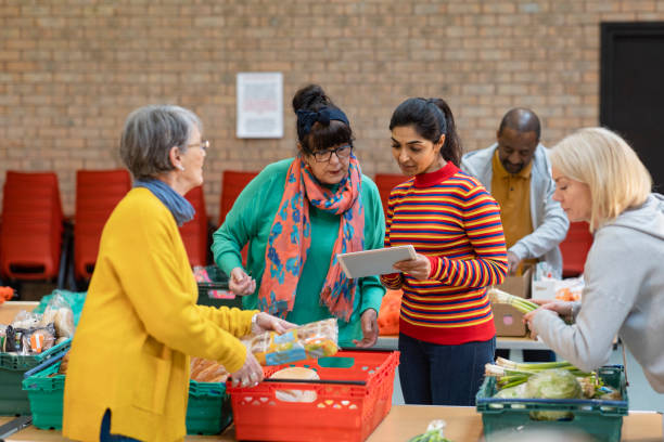 istock Organising a Food Donation 1408430356