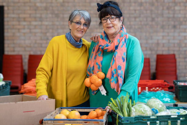 istock Senior Women Volunteering 1408433073