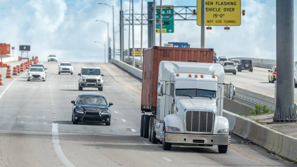 istock Truck saving economy 1408464278