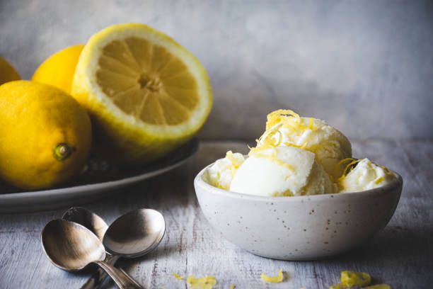 helado de limón - lemon ice cream fotografías e imágenes de stock