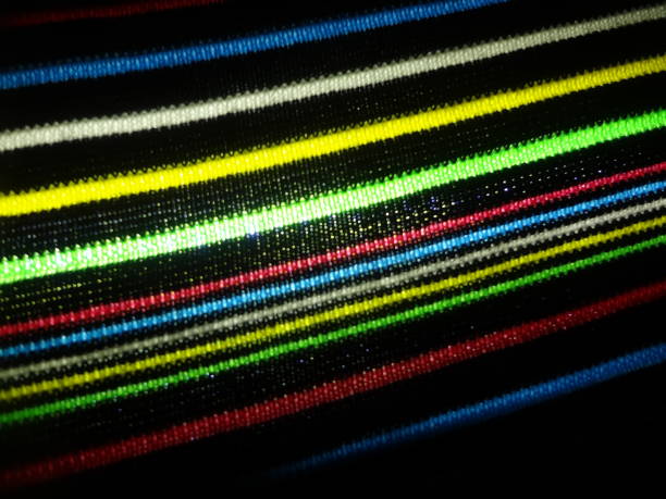 multi colorato arcobaleno neon a righe astratto strutturato sfocato sfocato swirl pattern curve sfondo - neon light rainbow bright gay pride foto e immagini stock