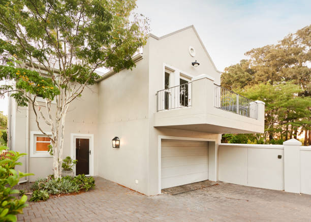 istock Facade of a modern home in the late afternoon 1408511221