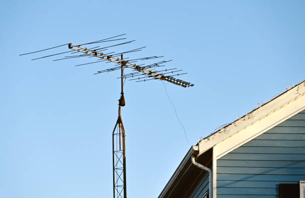 analog tv antenna - antena de televisão imagens e fotografias de stock