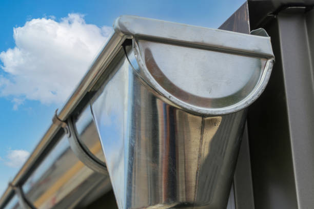 Roof gutter on a new tiled roof