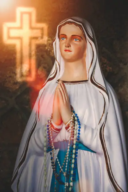 Photo of virgin Mary statue