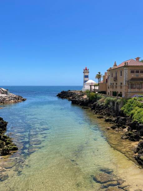istock View on the coast with ocean near a city 1408646637