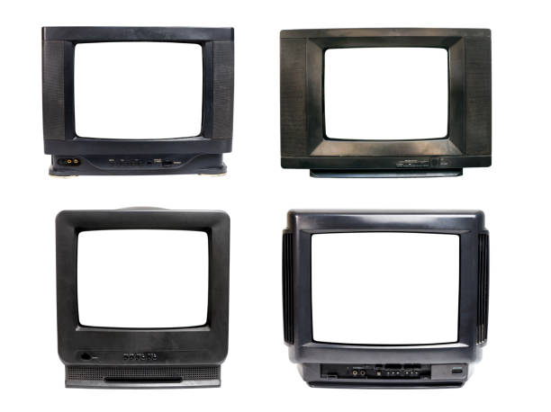 ensemble de vieux téléviseurs noirs avec écran blanc isolé sur fond blanc.  quatre téléviseurs analogiques avec écrans découpés - radio show industry old old fashioned photos et images de collection
