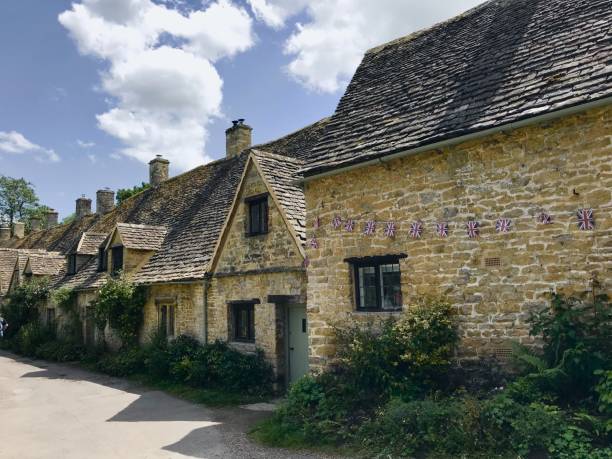 istock English Row House 1408714393