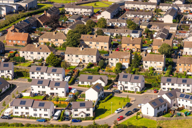 스코틀랜드 이스트 로시안의 혼합 연령 주택 - housing development house scotland uk 뉴스 사진 이미지