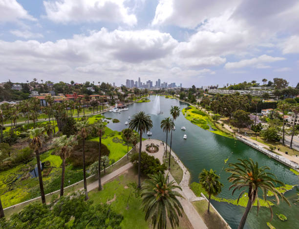 istock Los Angeles skyline 1408727223