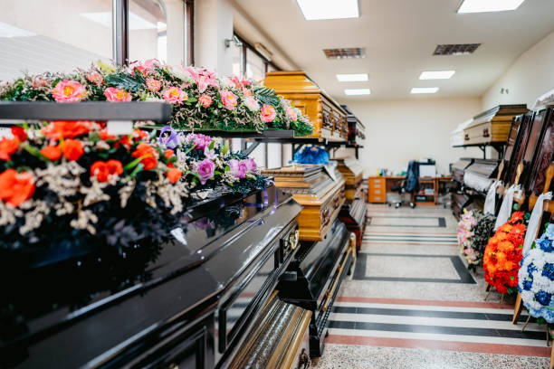 istock Shop selling coffins and funeral wreaths 1408857954