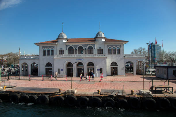 historyczny widok na terminal promowy kadıkoy - kadikoy district zdjęcia i obrazy z banku zdjęć