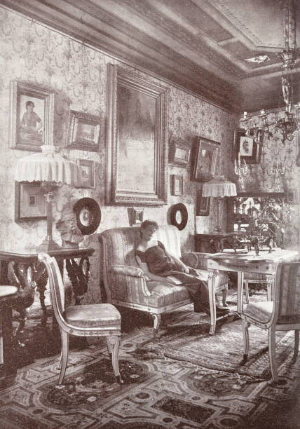 호화로운 거실에 있는 시에스타, 자고 있는 여자, 책을 들고 있는 여자 - 1894 stock illustrations