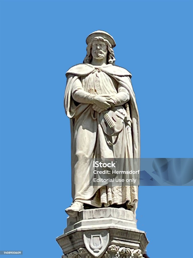 ボルツァーノの詩人ヴァルターフォンデアフォーゲルヴァイデの記念碑 イタリア イタリアのストックフォトや画像を多数ご用意 イタリア