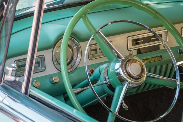 1950s classic car steering wheel - collectors car dashboard odometer mode of transport imagens e fotografias de stock