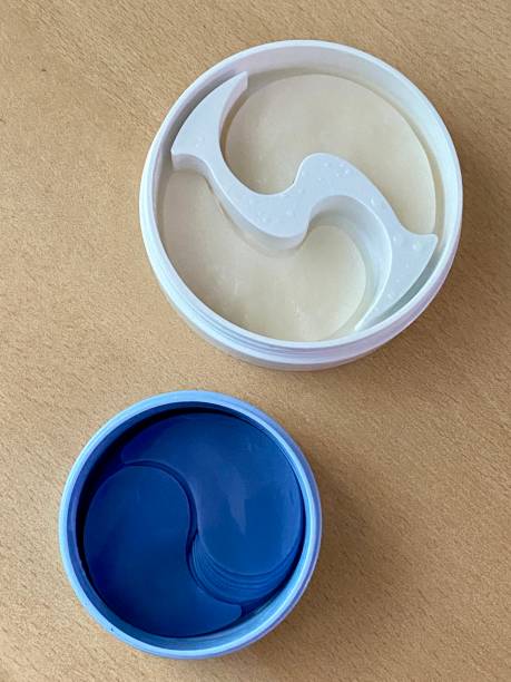 istock Moisturising eye patches 1409043004
