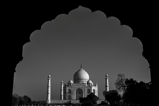 A black and white picture of beautiful taj mahal