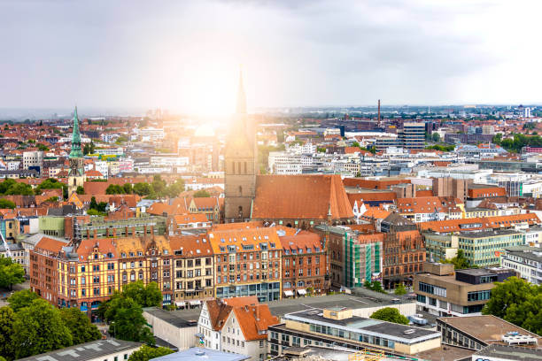 panorama města hannover se starým městem - hannover - stock snímky, obrázky a fotky