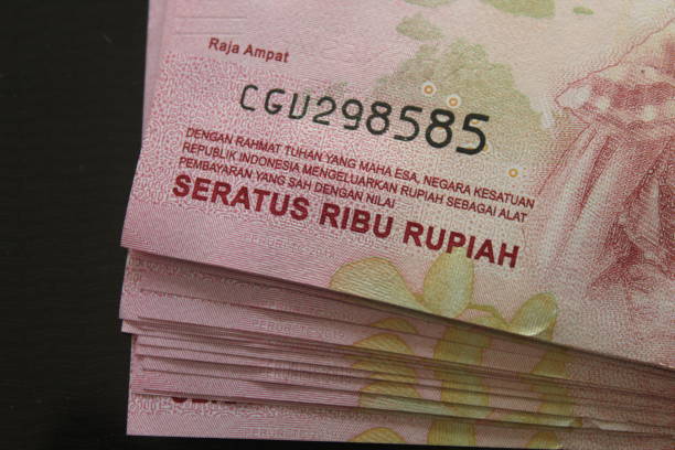 istock the back end of the one hundred thousand rupiah nominal 1409075679