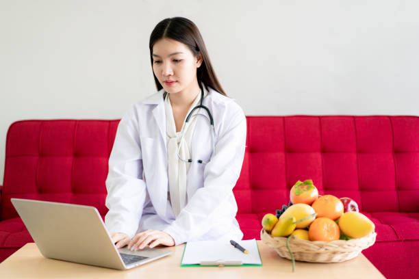 istock Nutritionist woking in hospital. 1409111109