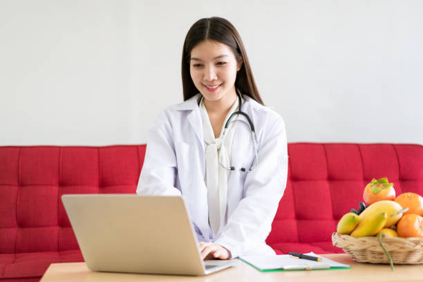 istock Nutritionist woking in hospital. 1409111465