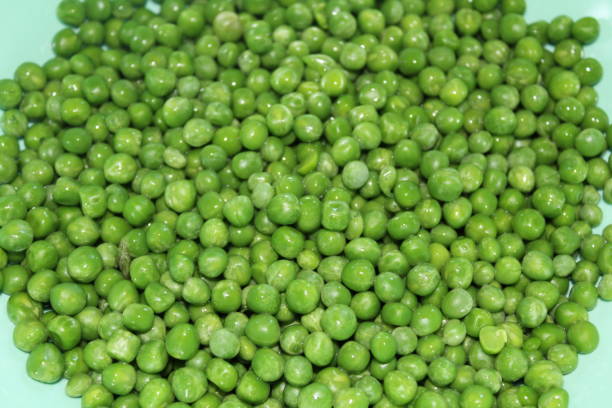 istock a bowl of green peas 1409209499